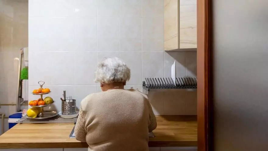 La soledad no deseada se cronifica en Andalucía: las mujeres y los jóvenes encabezan la media nacional