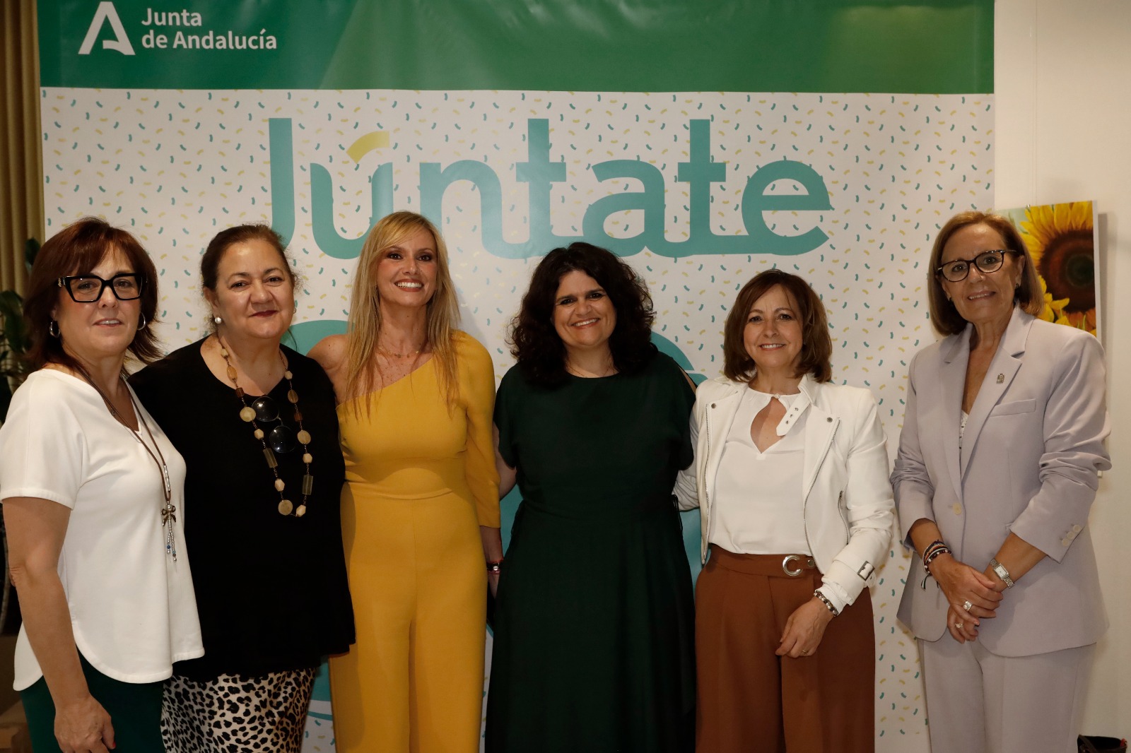 Moreno avanza la creación de 3.000 plazas para personas mayores entre atención residencial y centros de día